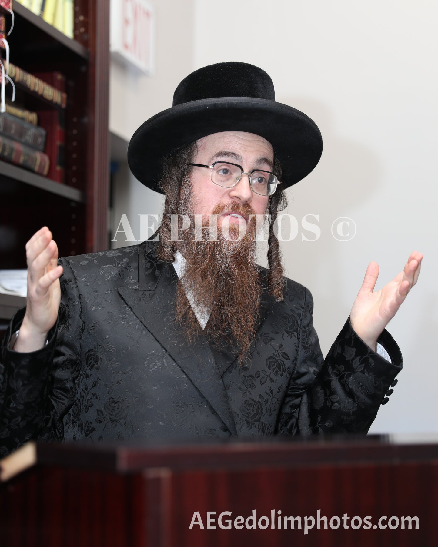 Rav Yechezkel Eichenstein (Kehal Tiferes Avrohom Ziditshov)