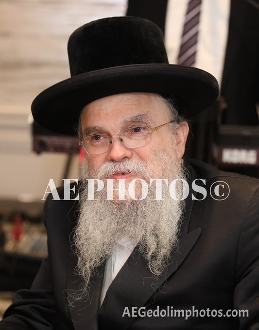 Rav Yonoson B. Katz (Rav of Bais Eluzer Faltichen Skver)