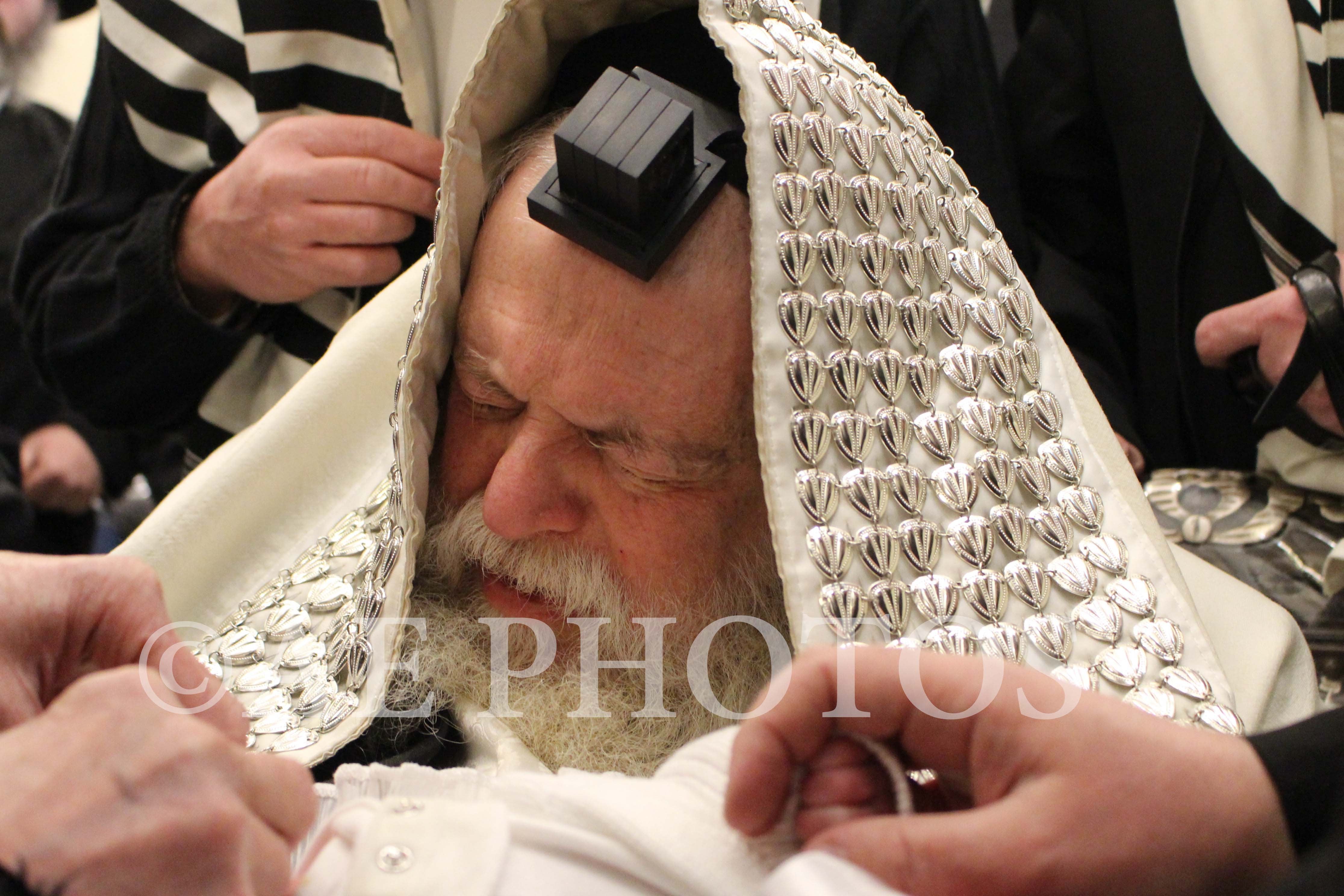 Toldas Avrohom Yitschak Rebbe      כ"ק אדמו"ר מתולדות אברהם יצחק שליט"א